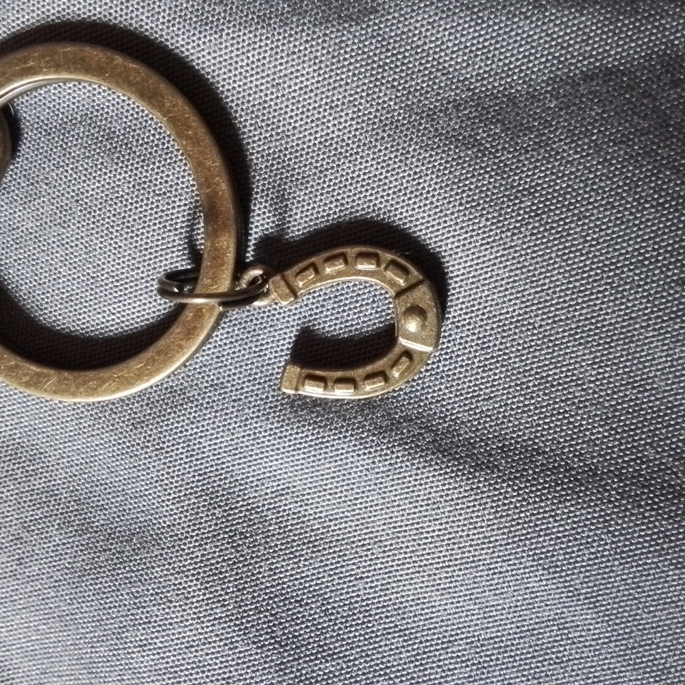 Hand crafted Antique bronze keychain - Picture 6 of 7